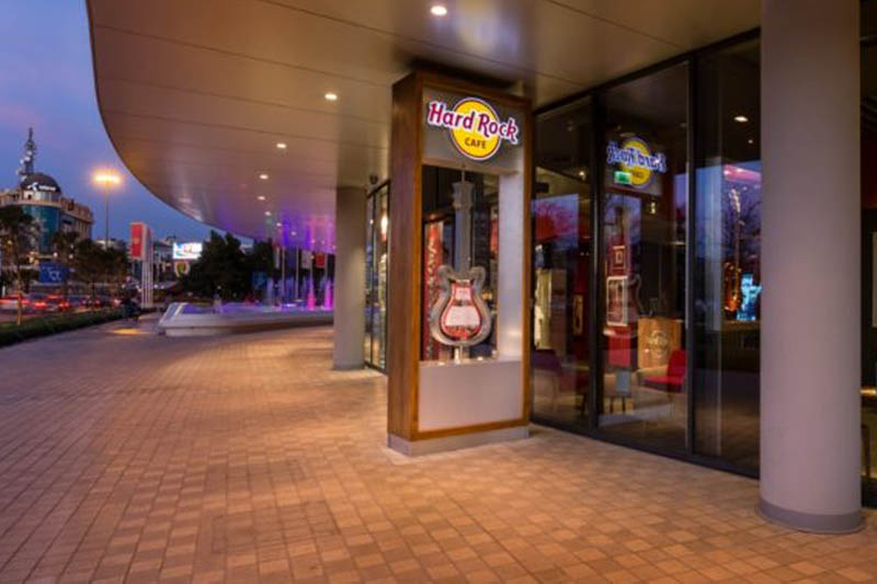 Ресторан Hard Rock Cafe снова открылся в Подгорице 10 Ресторан Hard Rock Cafe снова открылся в Подгорице - 5