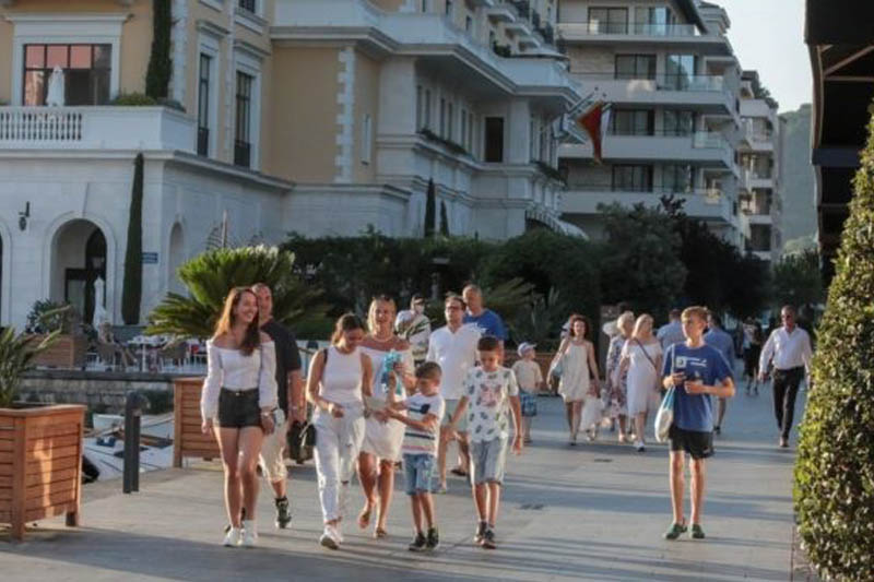 Иностранцы подняли ВВП Черногории на 6% 1 Иностранцы подняли ВВП Черногории на 6% - 1