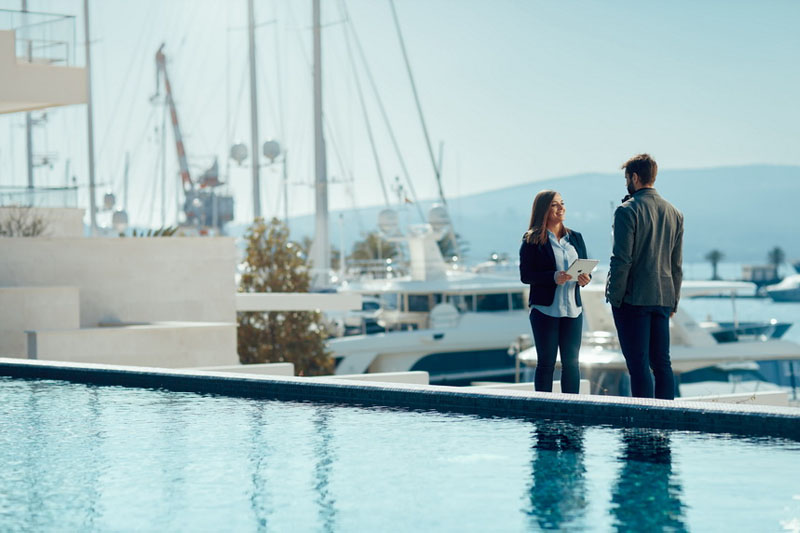 В Черногории упростят процедуру сезонной занятости в сфере туризма - 2