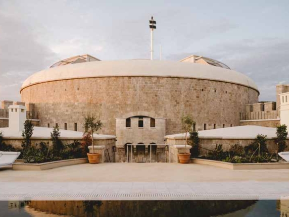 Журнал Forbes включил остров Мамула в Черногории в список лучших мировых направлений на 2023 год 4 Журнал Forbes включил остров Мамула в Черногории в список лучших мировых направлений на 2023 год - 2