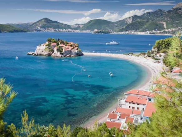 Черногория на любой вкус: пляжи, развлечения и шопинг 2025