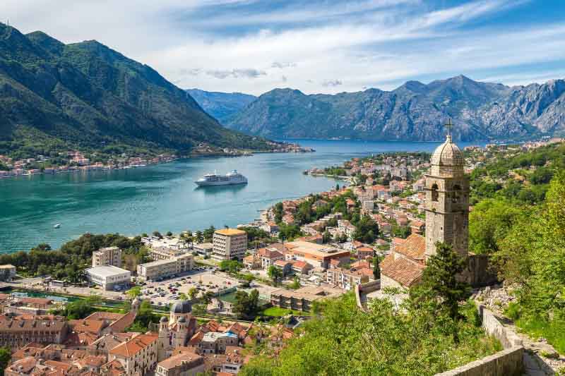 Число туристов в Черногории в 10 раз превысило показатели 2020 года 2 Число туристов в Черногории в 10 раз превысило показатели 2020 года - 2