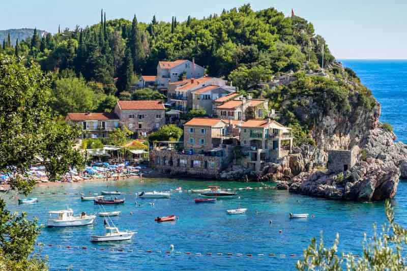 В Черногории сделали около 10 тысяч ПЦР-тестов для иностранных туристов 4 В Черногории сделали около 10 тысяч ПЦР-тестов для иностранных туристов - 4