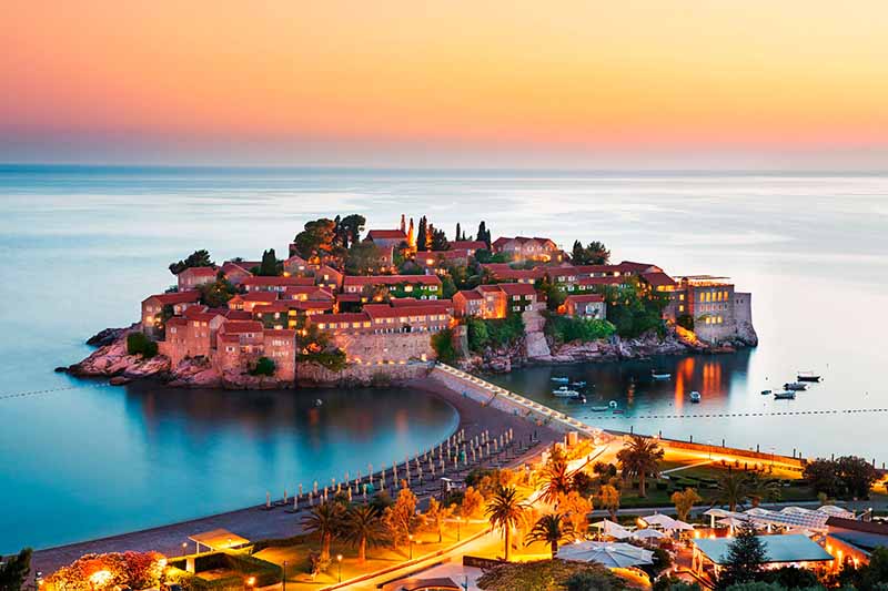 Курорт Свети-Стефан: власти ожидают открытия в 2021 году 1 Курорт Свети-Стефан: власти ожидают открытия в 2021 году - 1