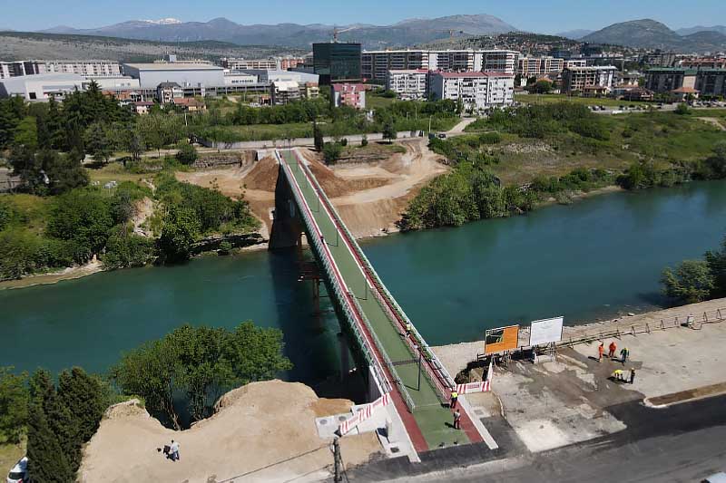 В Подгорице открыт новый пешеходный мост 3 В Подгорице открыт новый пешеходный мост - 3