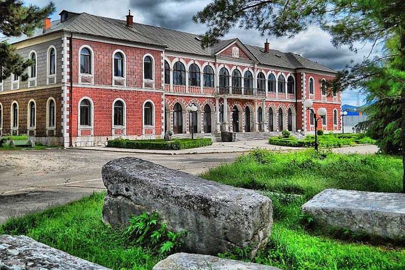 В Никшиче реконструируют летнюю резиденцию последнего короля Черногории - 7