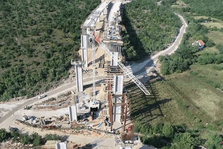 Стала известна стоимость проезда по автобану в Черногории 3 Стала известна стоимость проезда по автобану в Черногории - 3