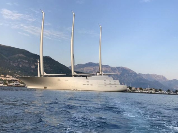 Футуристическая яхта российского миллиардера побывала в Тивате - 4