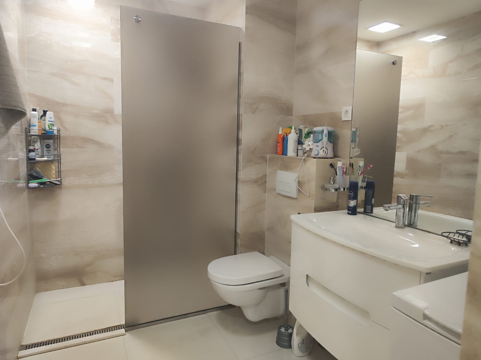 Kondominium 1 Schlafzimmer 77 m² Budva, Montenegro
