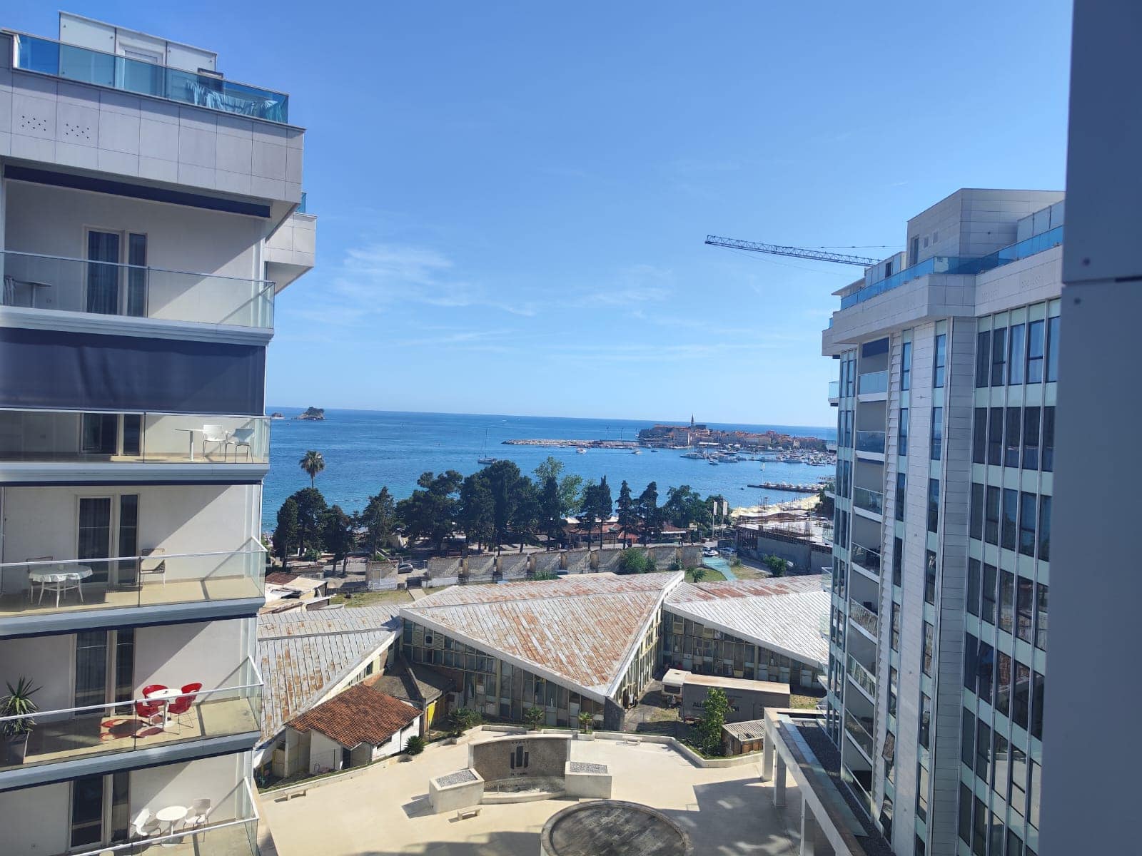 Kondominium 1 Schlafzimmer 77 m² Budva, Montenegro