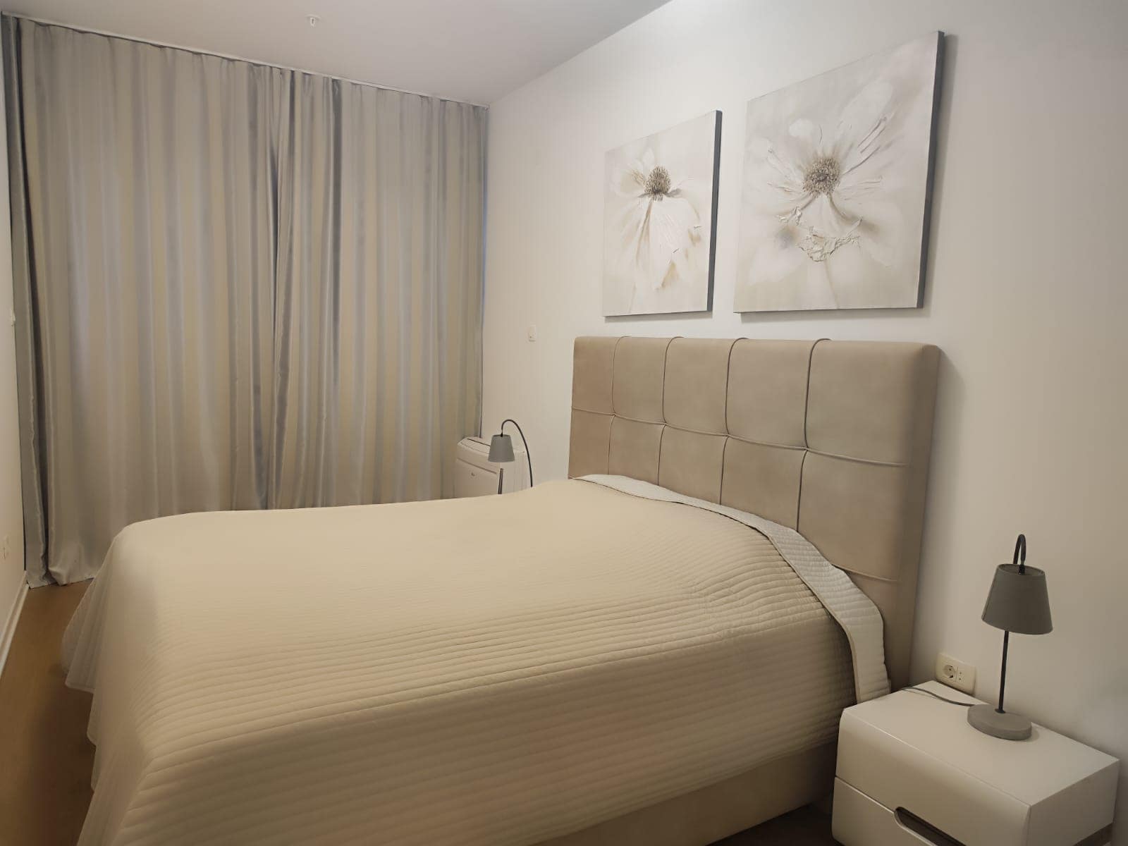 Kondominium 1 Schlafzimmer 77 m² Budva, Montenegro