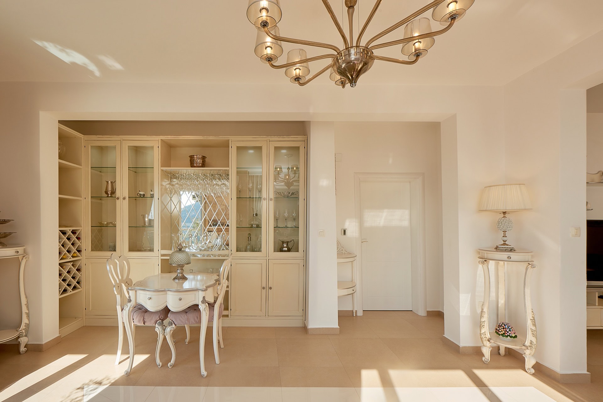 Mieszkanie 3 pokoi 150 m² Becici, Czarnogóra