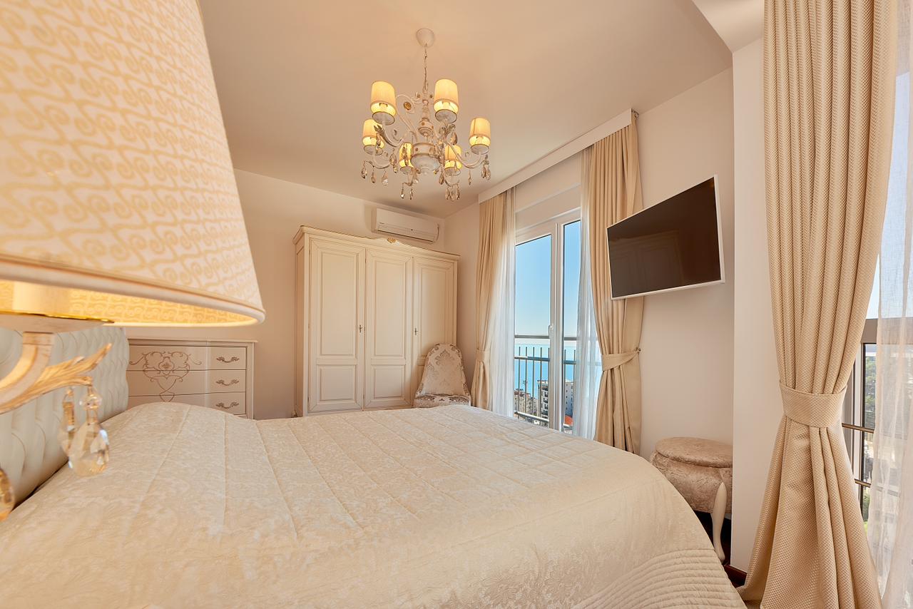 Mieszkanie 3 pokoi 150 m² Becici, Czarnogóra