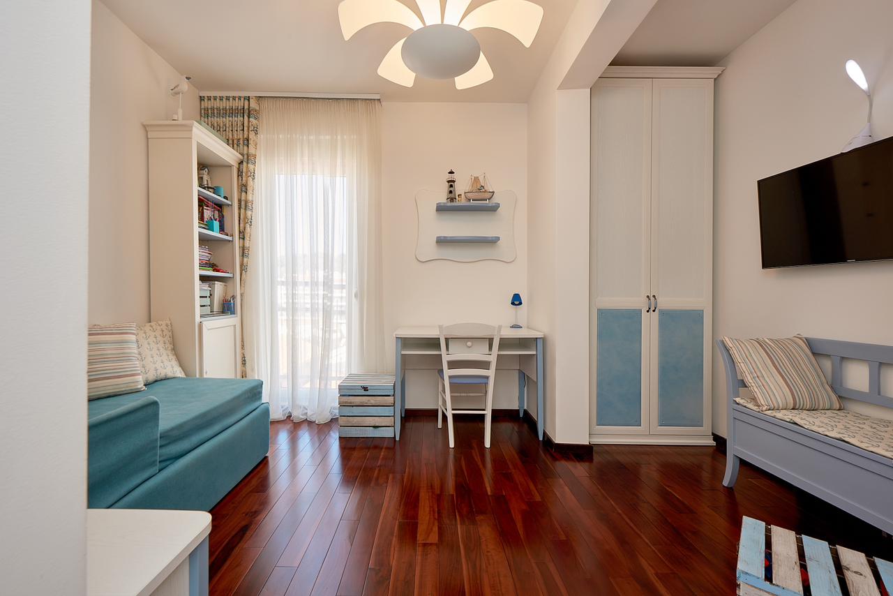 Mieszkanie 3 pokoi 150 m² Becici, Czarnogóra