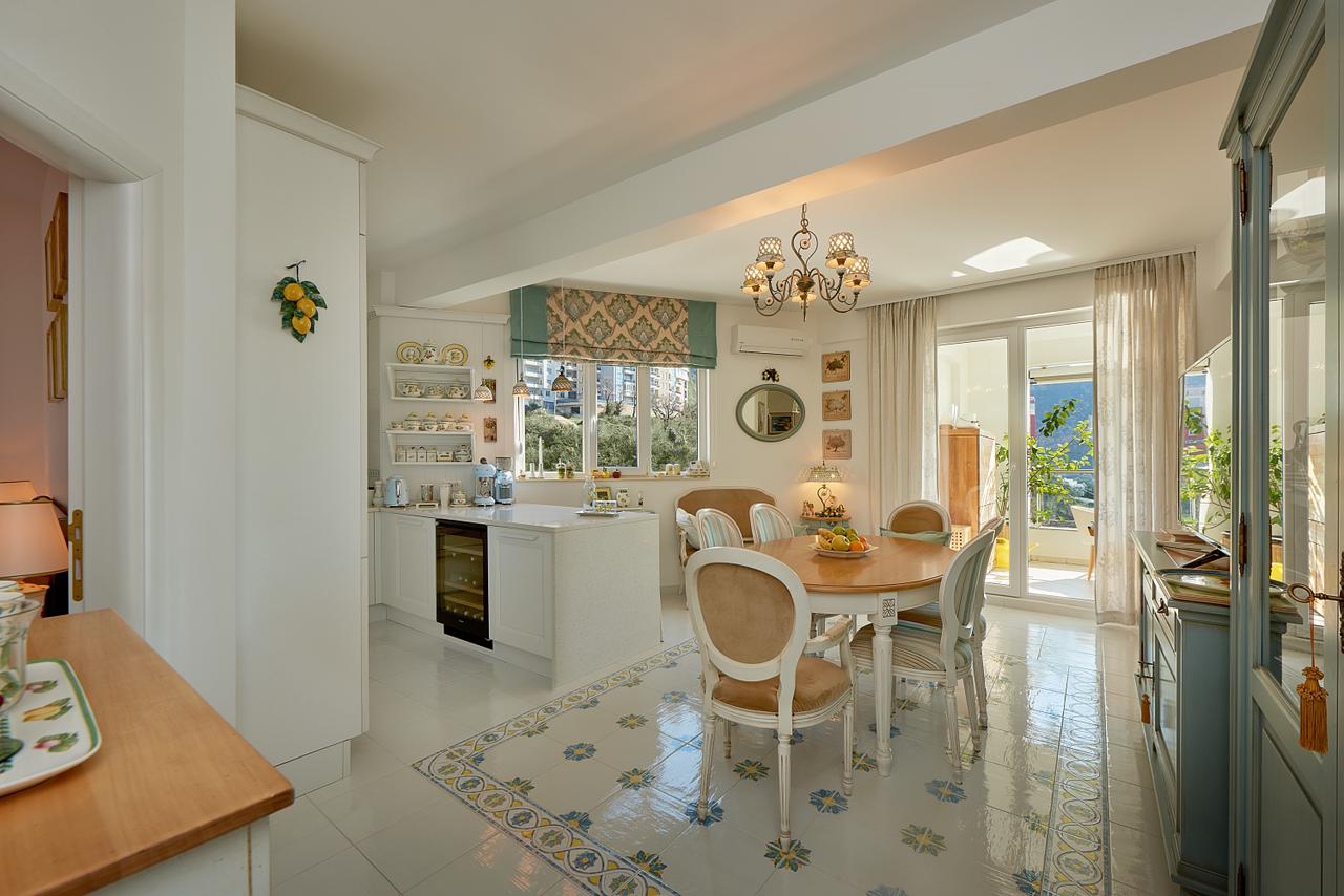 Mieszkanie 3 pokoi 150 m² Becici, Czarnogóra