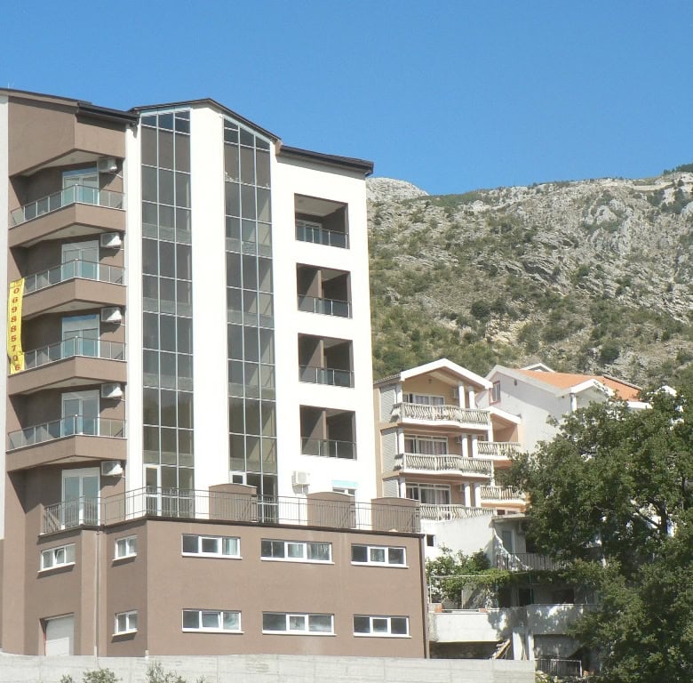 780