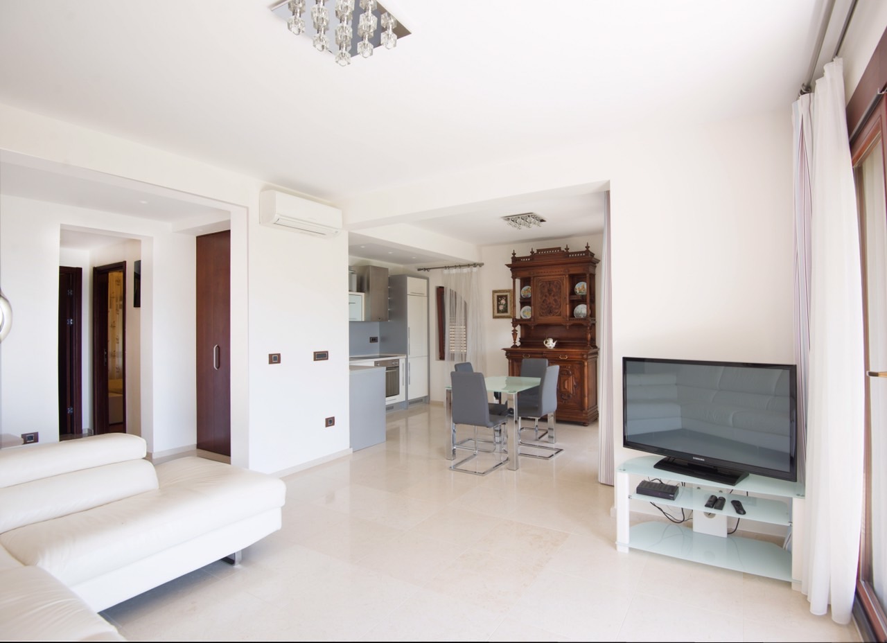Piso independiente 2 habitaciones 88 m² Petrovac, Montenegro