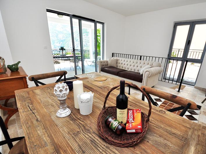 2 bedroom apartment 123 m² Risan, Montenegro