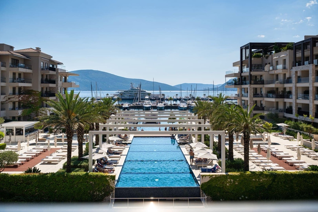 Квартира в Тивате в Porto Montenegro — здание Elena