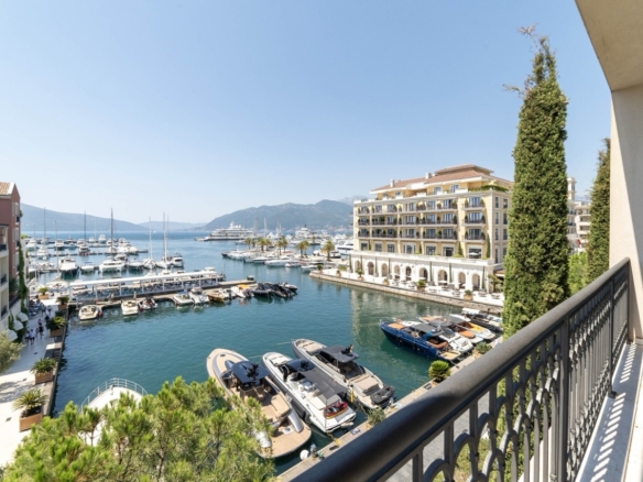 Квартира с 3 спальнями и видом на море в Porto Montenegro — здание Tara
