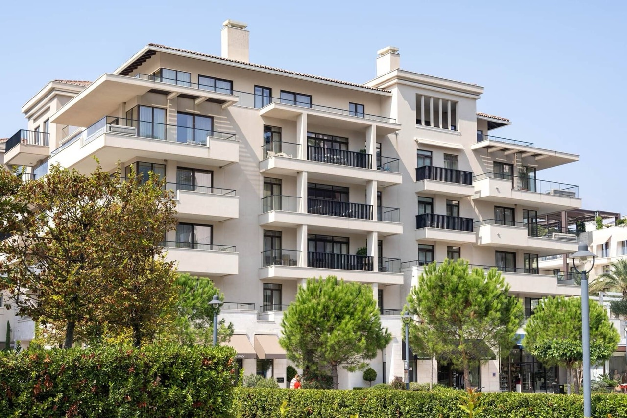 Уютная однокомнатная квартира площадью 81 м² в элитном жилом комплексе Aqua, Porto Montenegro, в Тивате