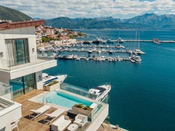 Квартира в Портонови №4002 4 Роскошный дуплекс-пентхаус с тремя спальнями и панорамным видом на море в жилом комплексе Marina, Портонови