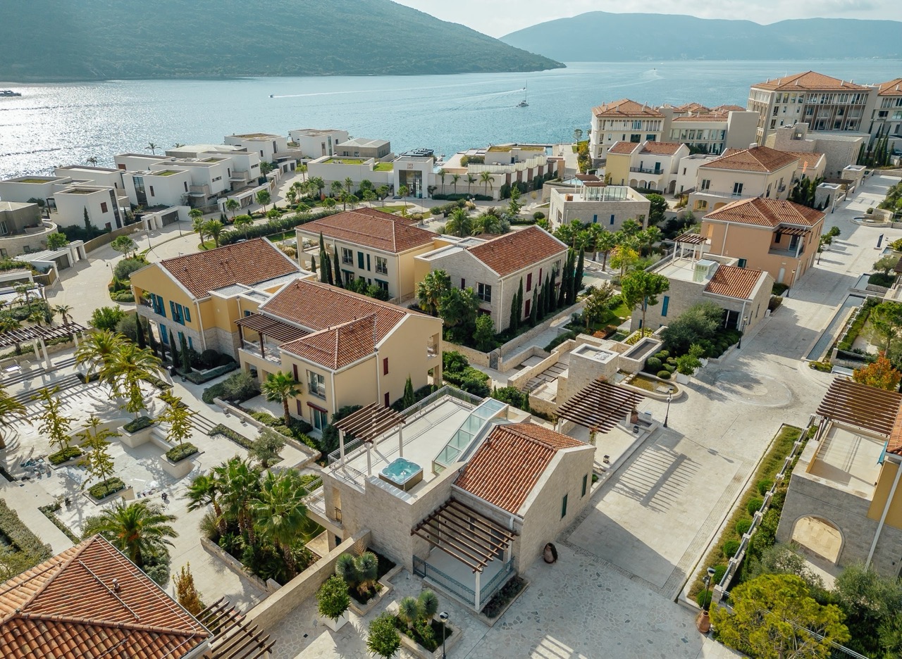 Уникальная трёхэтажная вилла площадью 325 м² в Village Residence, элитном комплексе Портонови