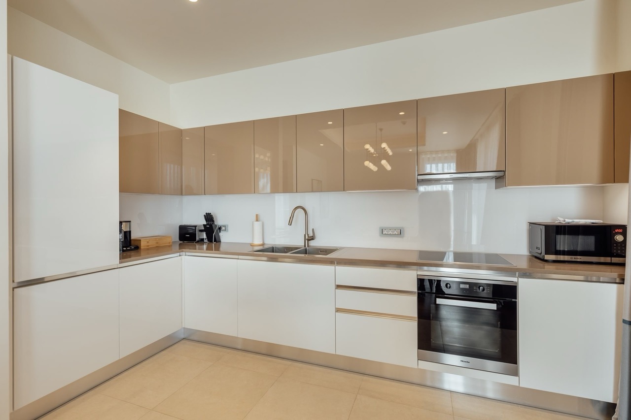 imgi_17_12-Herceg-Novi-Portonovi-–-two-bedroom-duplex-penthouse-with-a-rooftop-terrace-and-swimming-pool-min — крупный размер