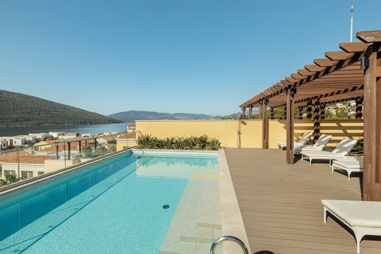 imgi_23_18-Herceg-Novi-Portonovi-–-two-bedroom-duplex-penthouse-with-a-rooftop-terrace-and-swimming-pool-min — крупный размер