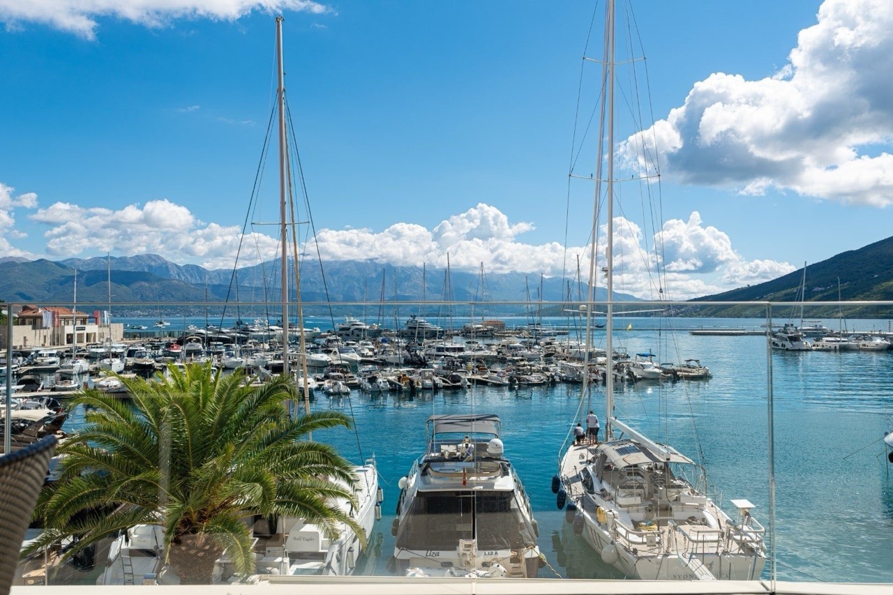 Меблированная квартира с двумя спальнями и видом на марину, Портонови, Херцег-Нови Меблированная квартира с двумя спальнями и видом на марину, Портонови, Херцег-Нови