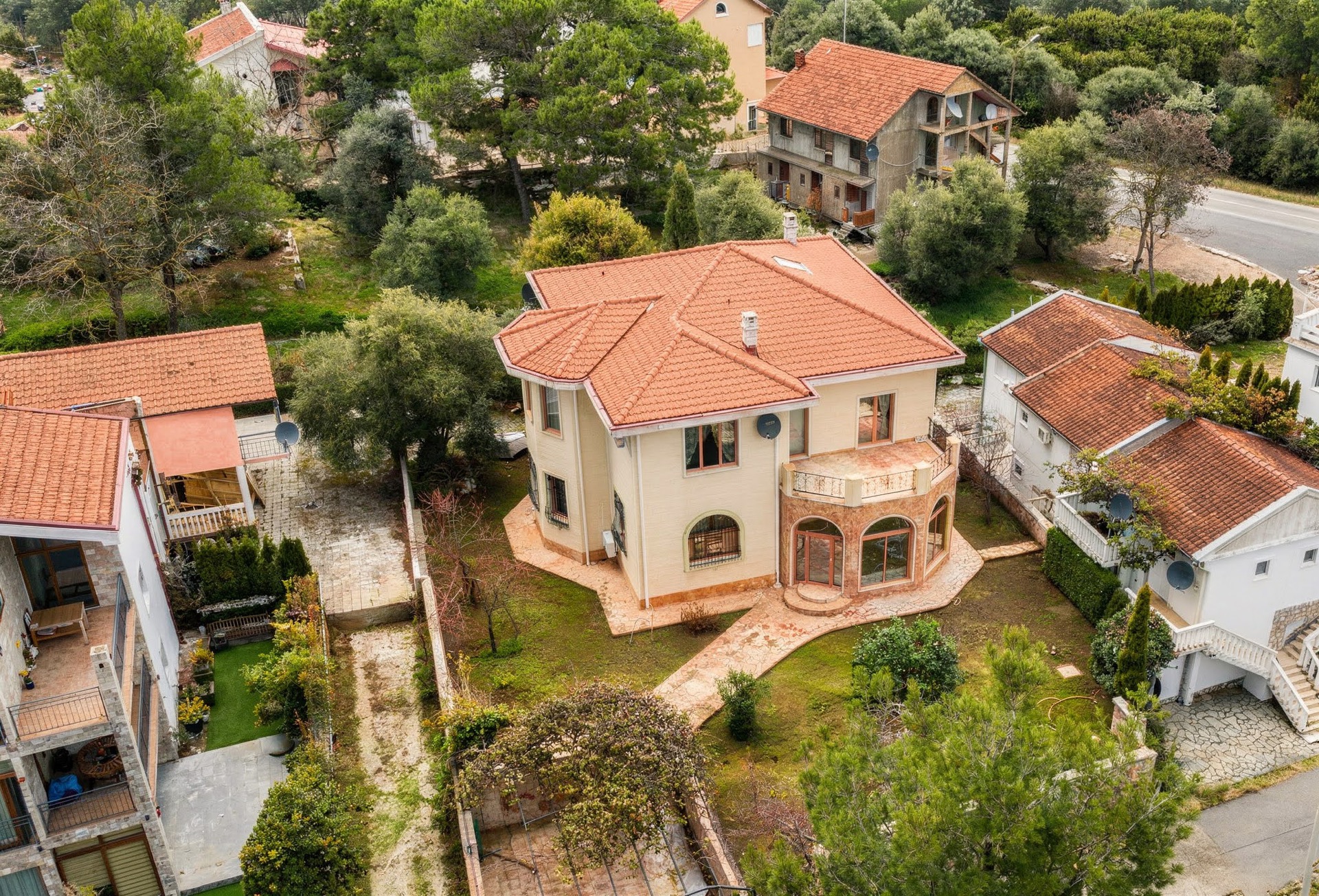 freepik__-cgi-__64735