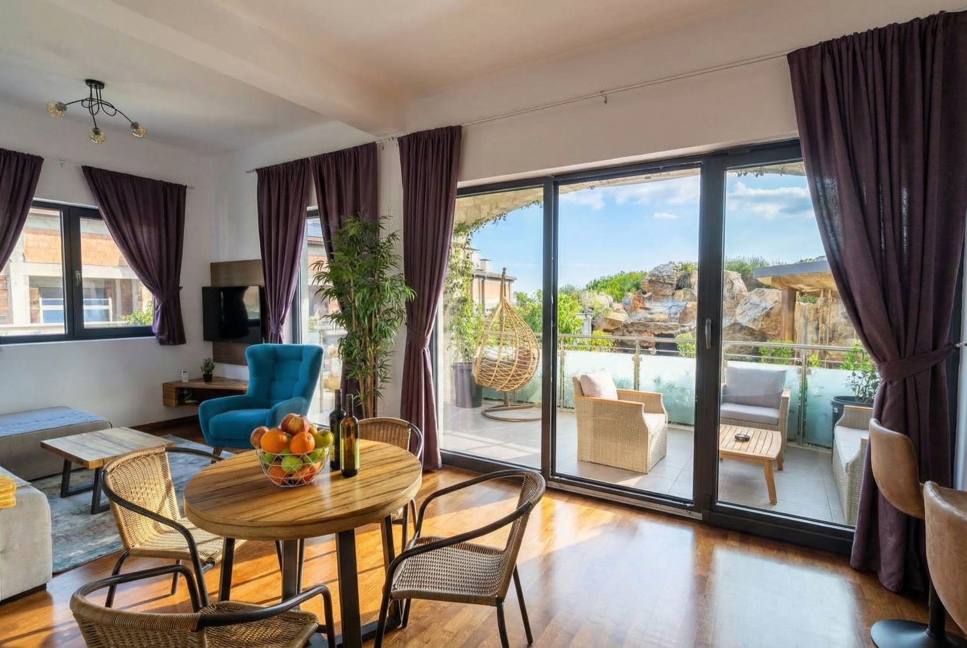 freepik__-2-text1-task-professional-real-estate-interior-ph__10414