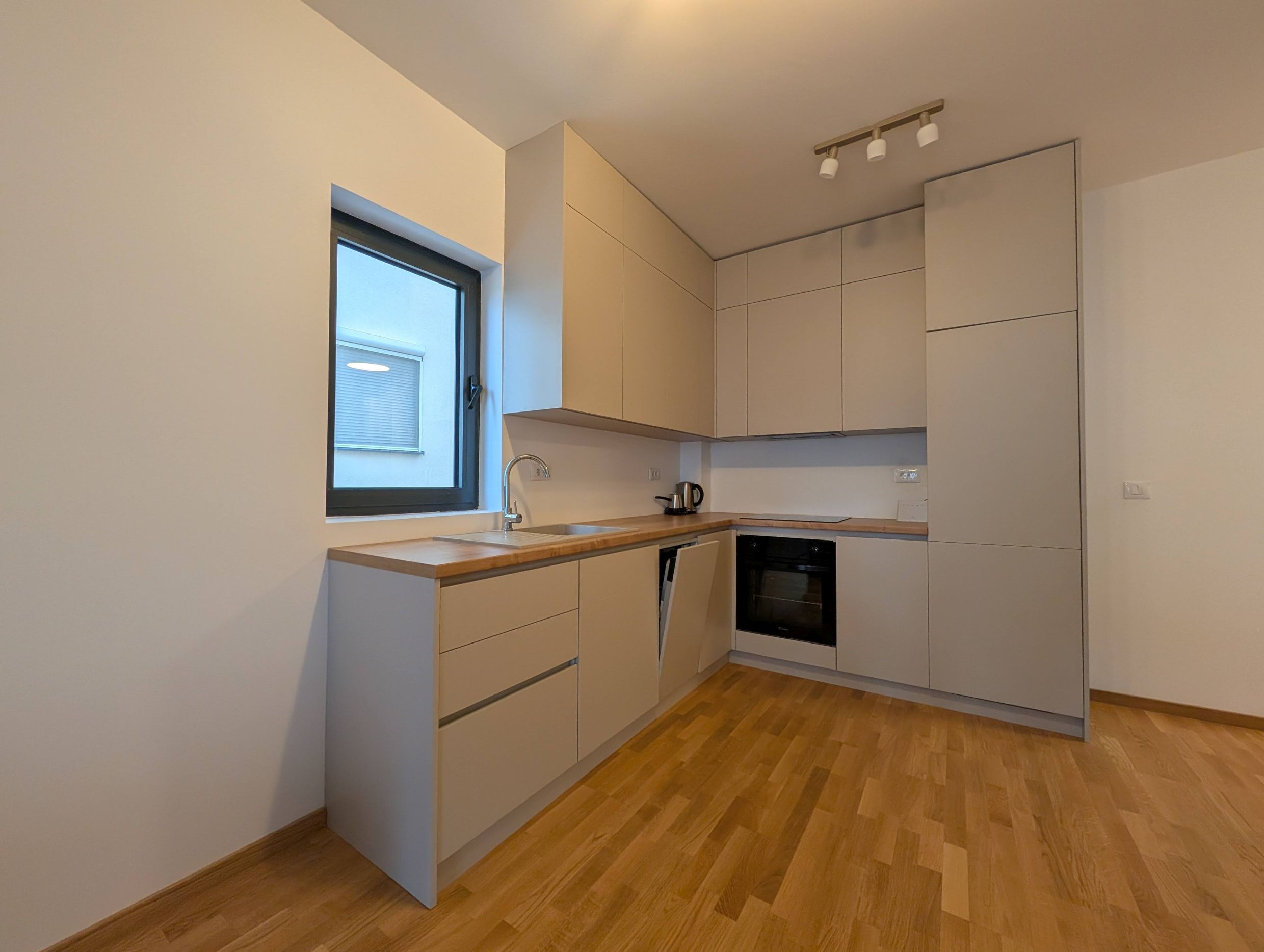 PXL_20251205_111924004