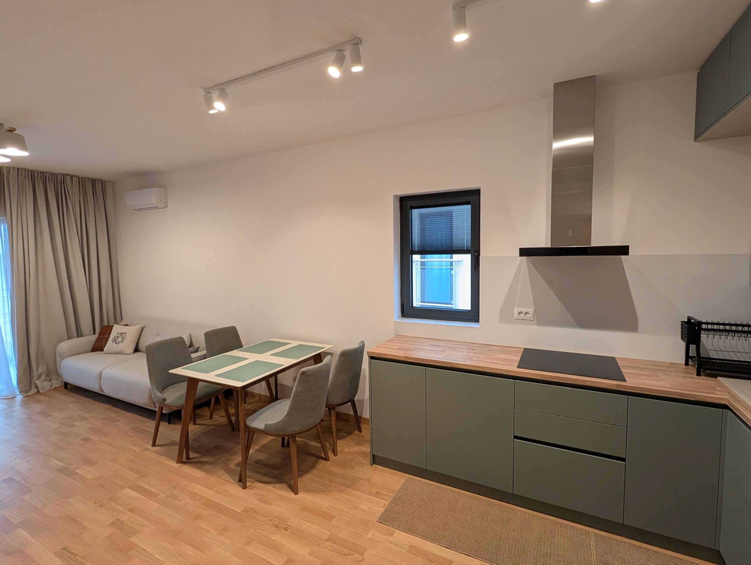 PXL_20251205_113333521