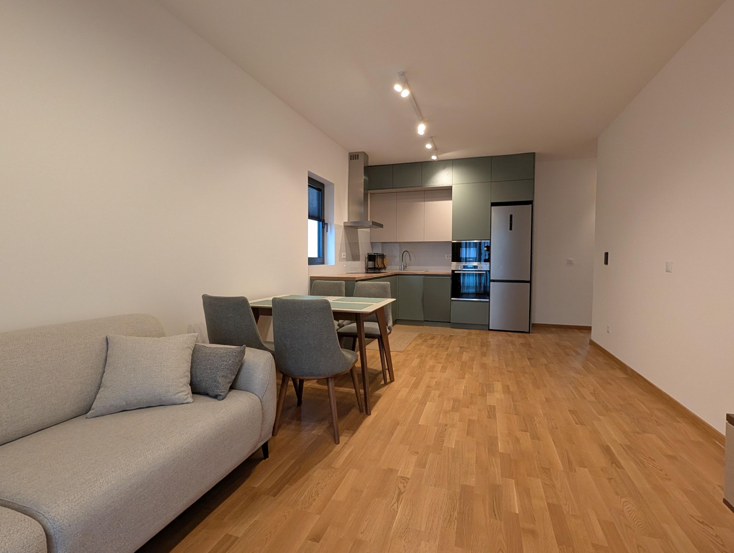 PXL_20251205_113259232