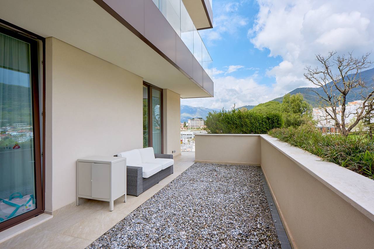 photo_5778618703246200172_y (1)