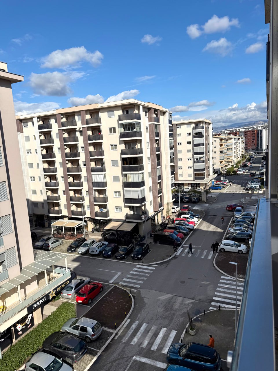 photo_5792014379824909769_y